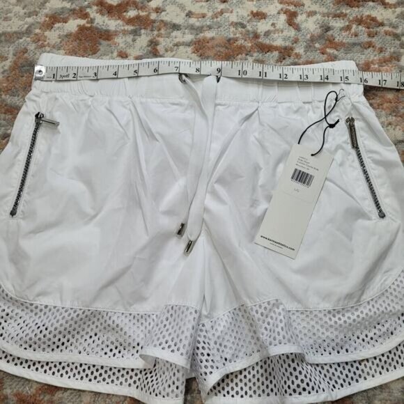 Karma‎ Ricki Short in White - Size Large - Picture 6 of 8